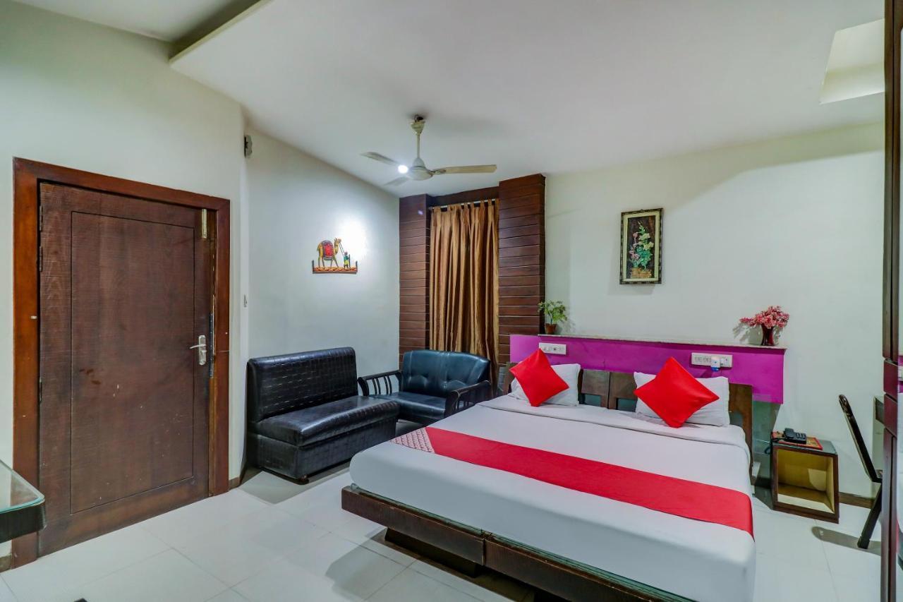 Oyo 61861 Hotel Dream Palace Durg Exterior foto