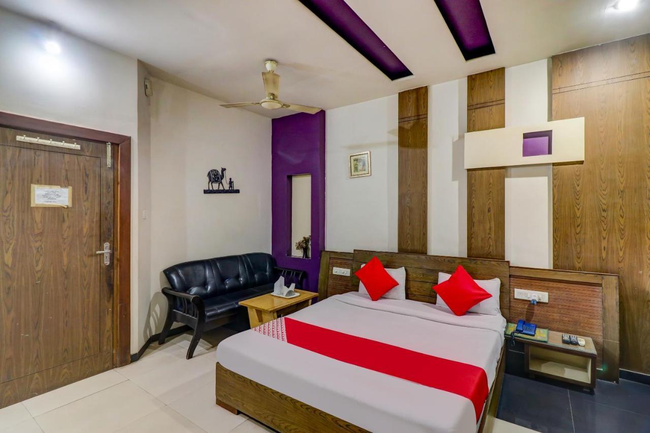 Oyo 61861 Hotel Dream Palace Durg Exterior foto